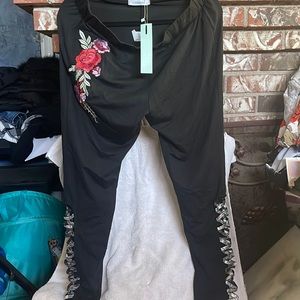 Embroidered Leggings